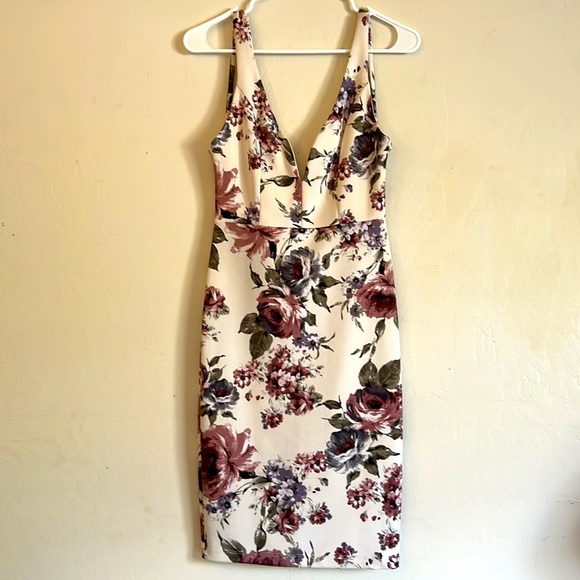 Women’s size small floral dress from Windsor - Picture 7 of 7